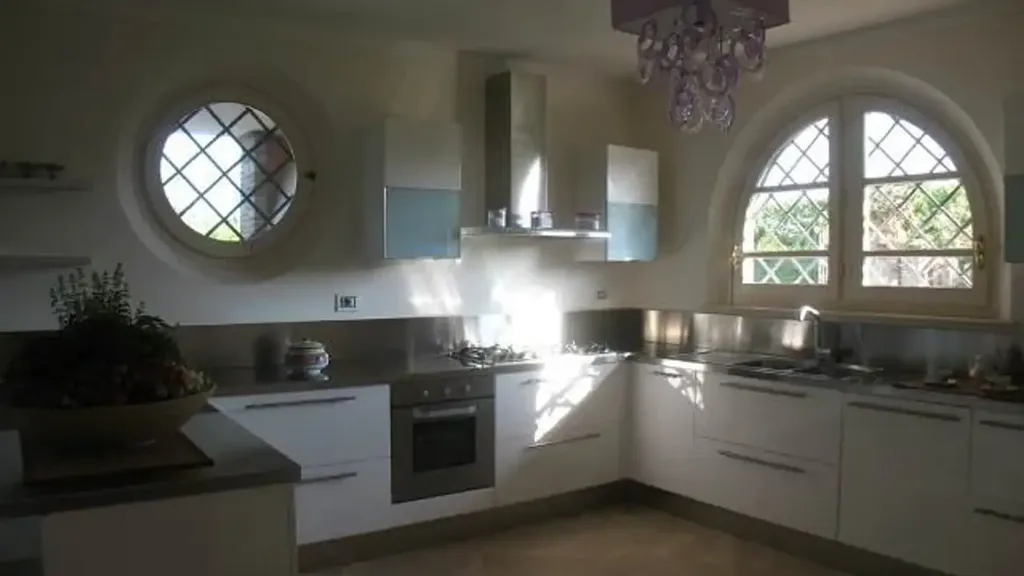 Köök - Villa with Pool in Forte dei Marmi