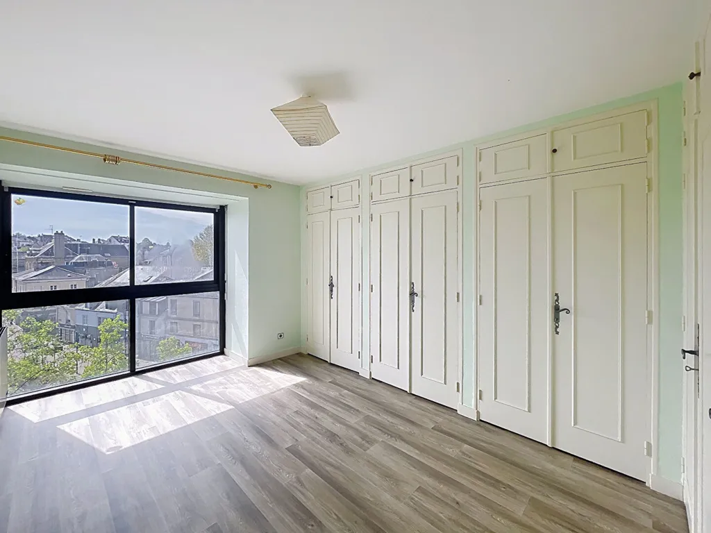 Chambres - Appartement Duplex en Centre-Ville à Mayenne