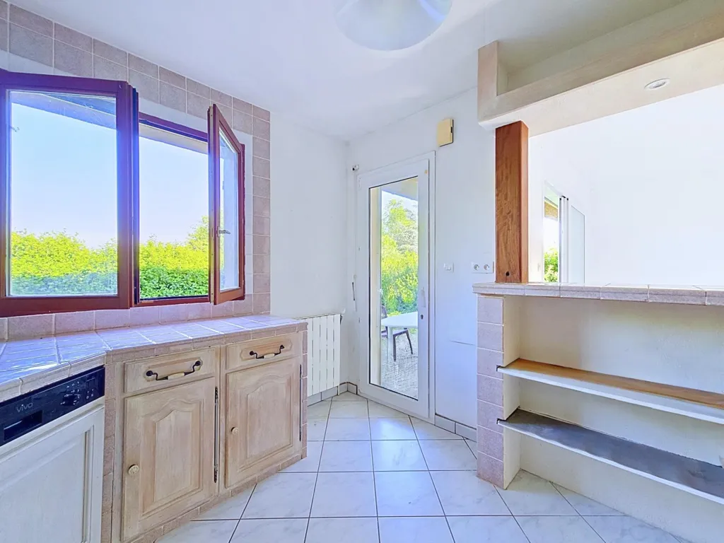 Cucina - House with Complete Basement in Grenay