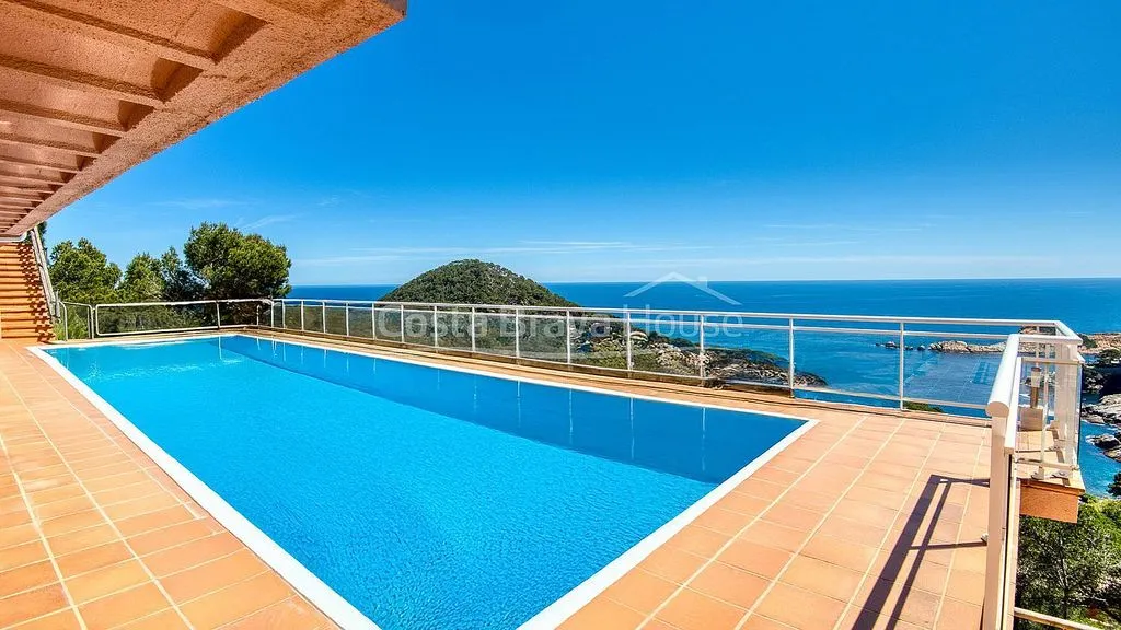 Pool - Villa with Pool and Sea Views in Sa Tuna