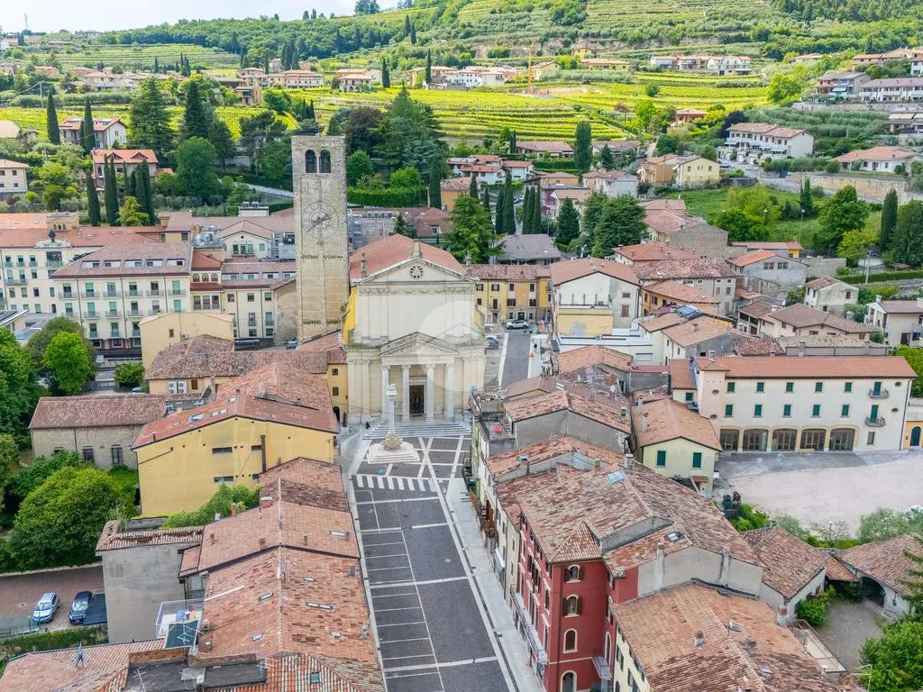 Vista aerea - Two-Terrace Palazzine in Historic Negrar