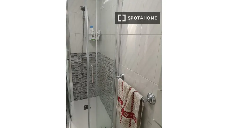 Bathrooms - 2-Bedroom Apartment with Terrace in Santander