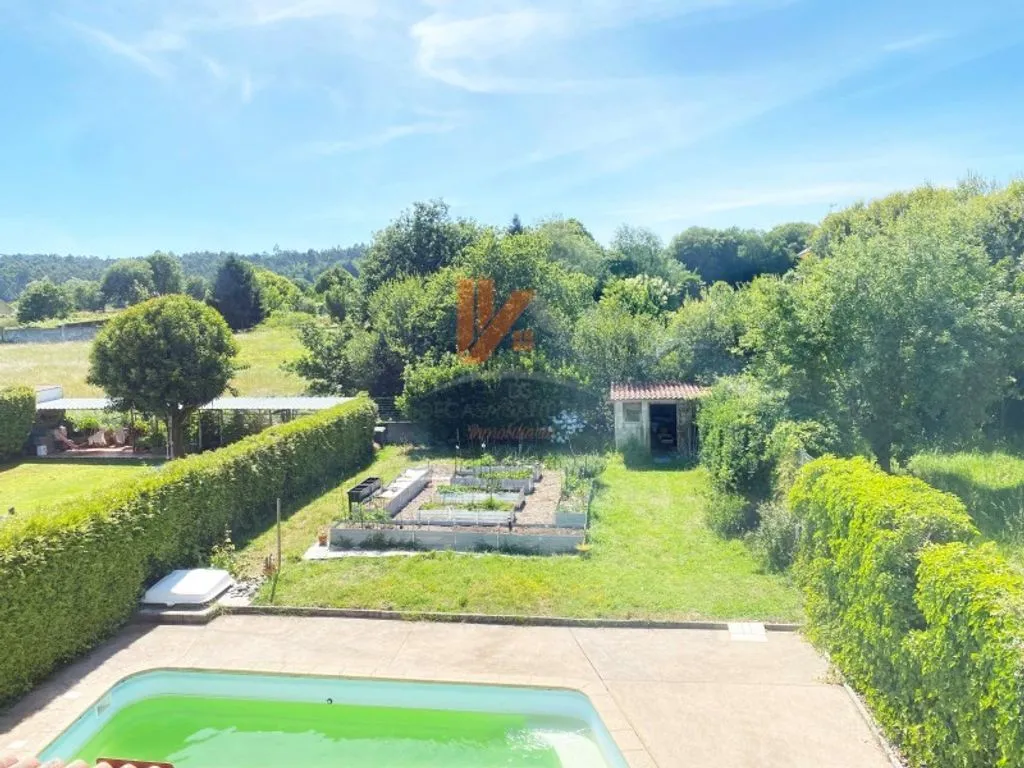 Bassein - Chalet with Pool in Luou, Teo