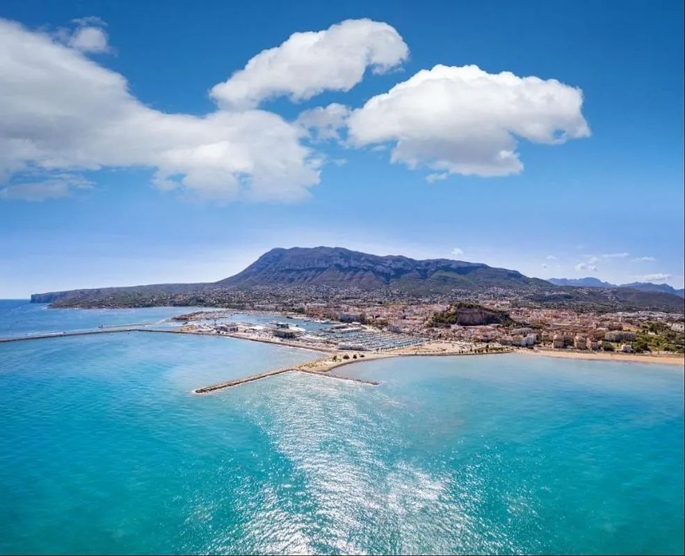 Apartment with Terrace in Denia's Urban Centre