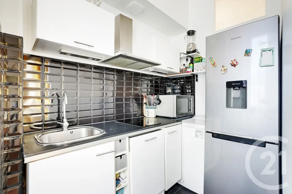 Kitchen - Renovated 2-Bed Flat in Paris 15
