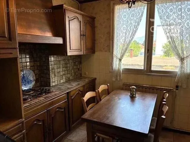 Cuisine - Appartement T5 Traversant avec Balcon à Seyssins