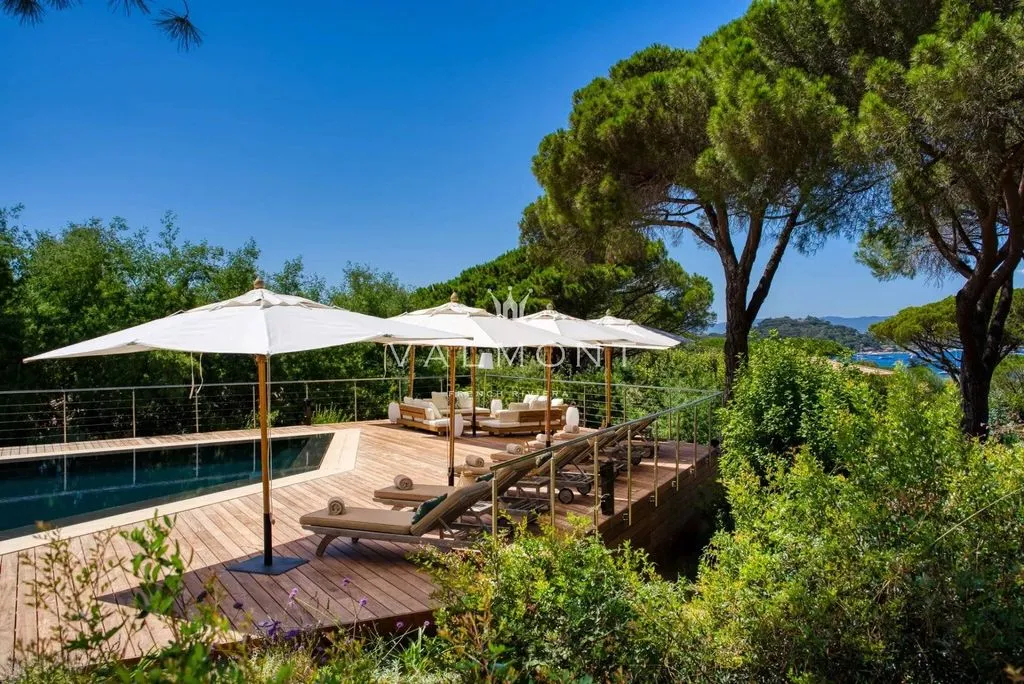 Piscine - Villa Luxueuse avec Vue Mer à Saint-Tropez