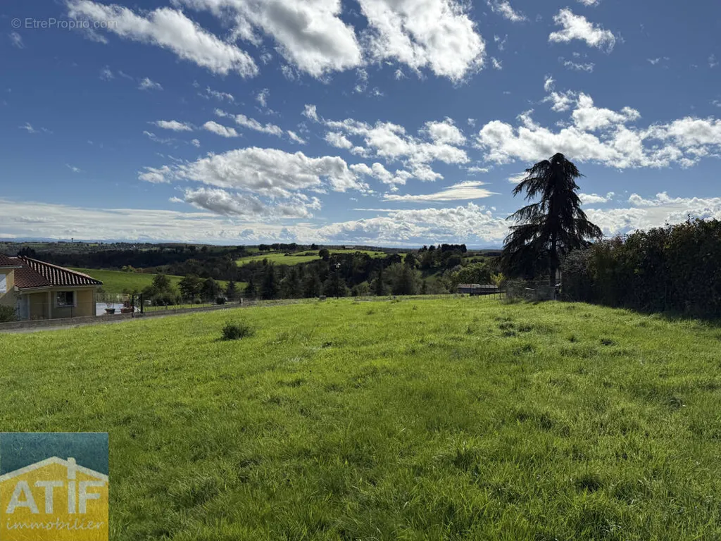 Giardino - Constructible Plot with View in St Paul de Vezelin