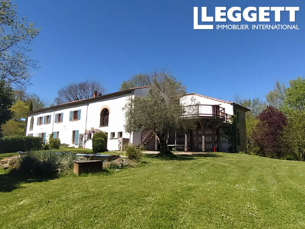 Välivaade - Characterful Farmhouse with 16 Hectares in Ariège