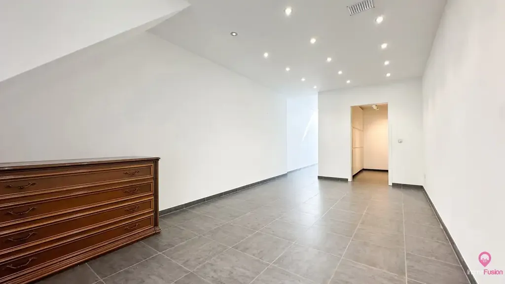 Hallway - Mixed-Use Property with Garden in Beringen Centre