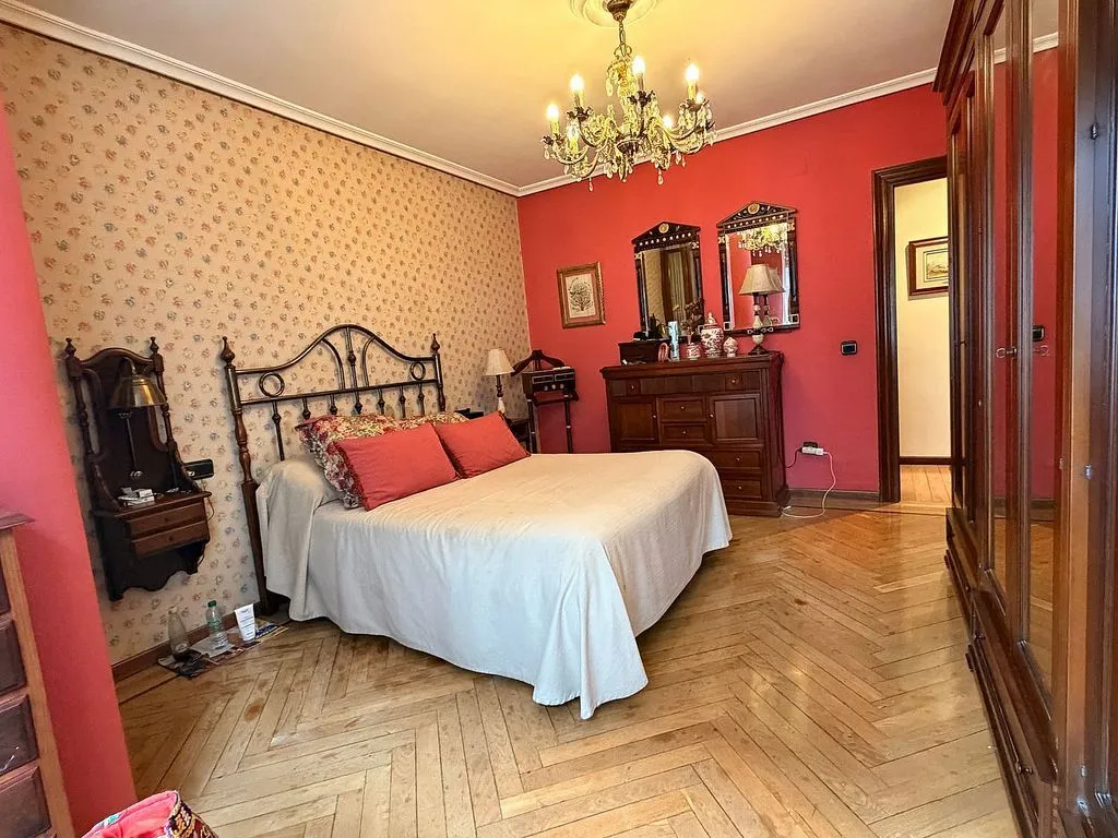 Camere da letto - Spacious Apartment with Dual Entrances in Mieres