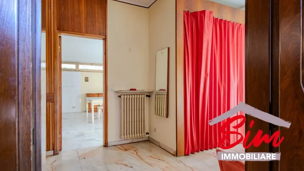 Esik - Restoration Villa with Garden in Romentino
