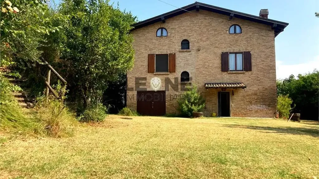 Maison 9 pièces à IT