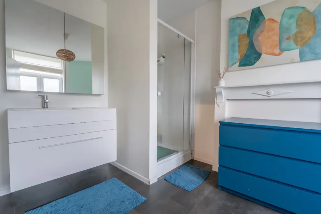 Salles de bain - Triplex Meublé avec Terrasse à Nivelles