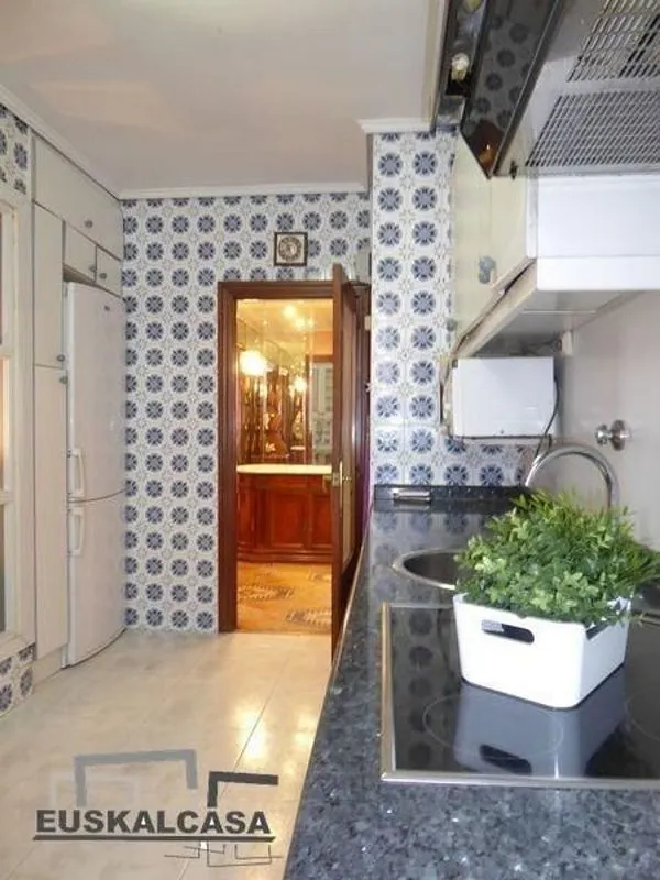 Cuisine - Bright Apartment with Lift in Bilbao