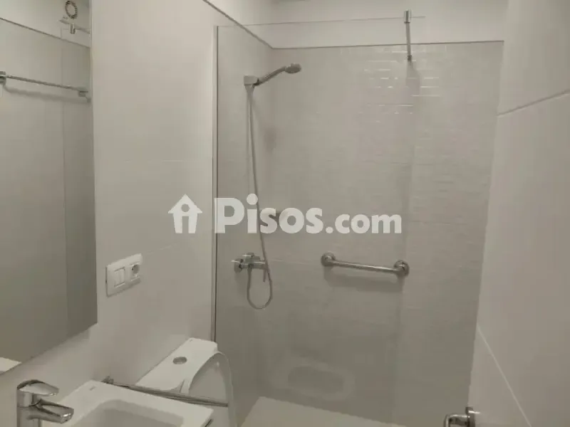 Vannitoad - Fully Renovated Flat with Balcony in La Salle