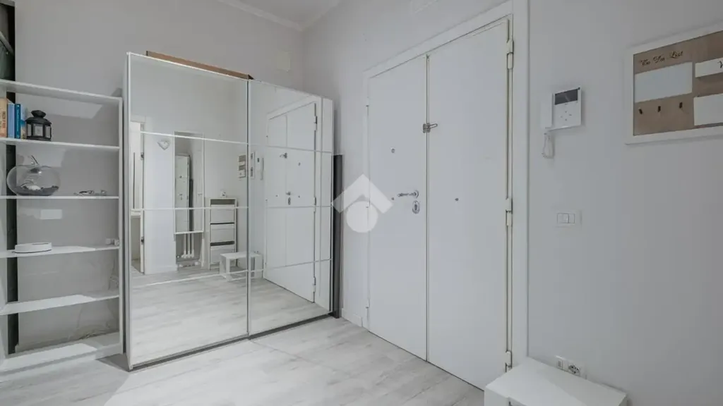 Pièces - Rearranged Apartment with Balcony in Rome