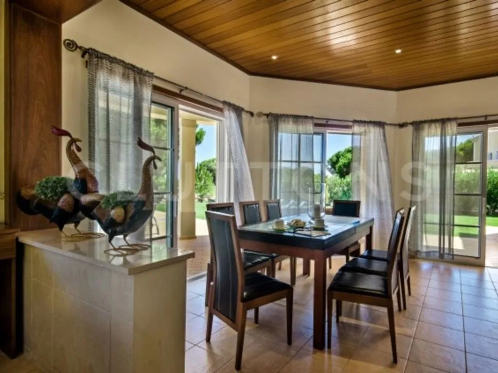 Söögituba - Luxury Villa with Golf View in Vila Sol, Loulé