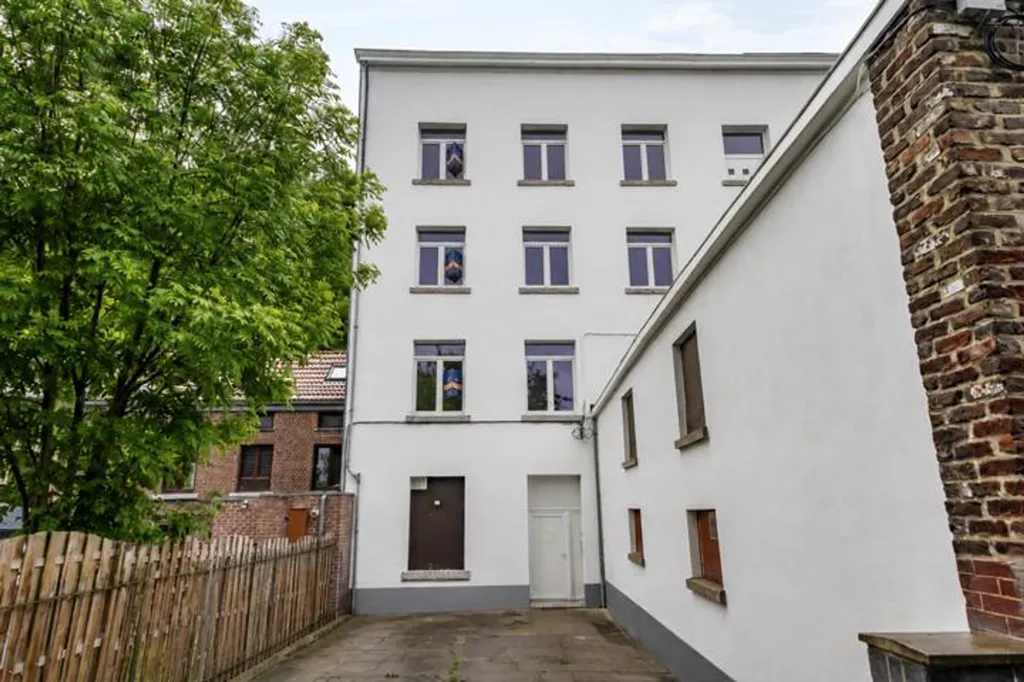 Välivaade - 3-Bedroom Apartment with Parking in Verviers