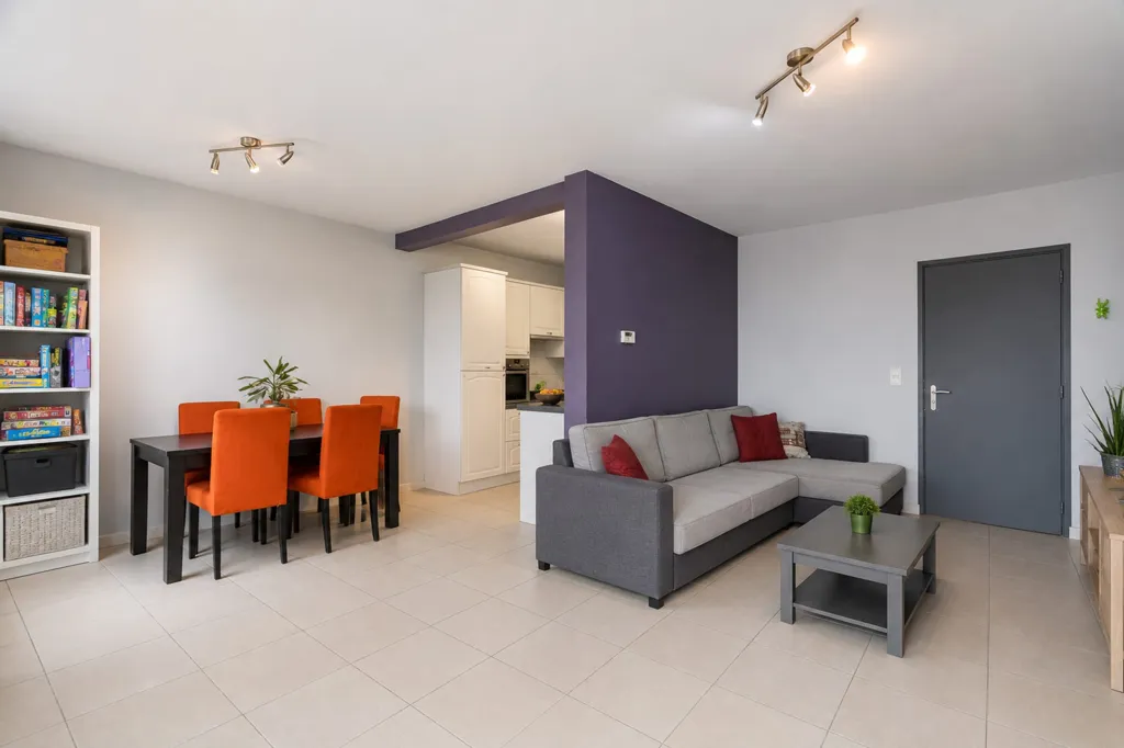 Séjour - Appartement 2 Chambres avec Garage à Buizingen