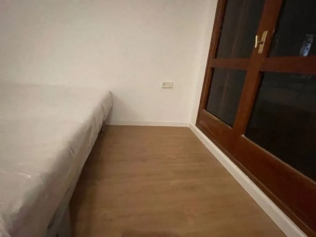 Chambres - Furnished Flat with Balcony in La Xerea, Valencia