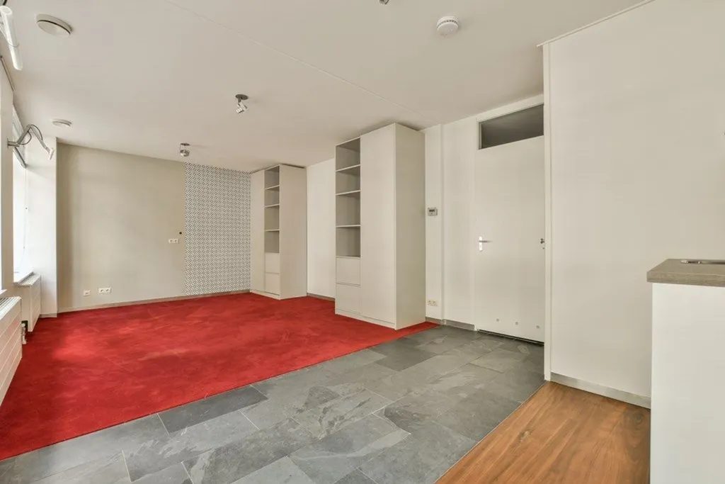Elutuba - Semi-Detached House with Courtyard in Den Haag