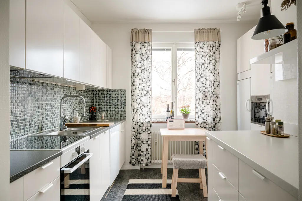 Köök - Apartment with West-Facing Balcony in Gubbängen