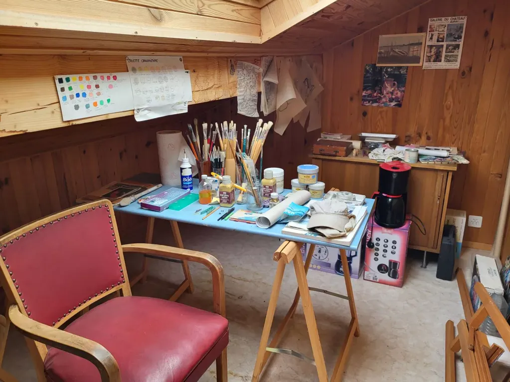 Kabinet - 1960s House with Garden in Thoiry