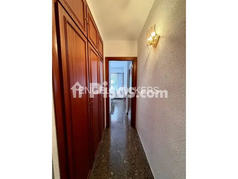 Hallway - Apartment with Stadium Views in Mestalla, Valencia