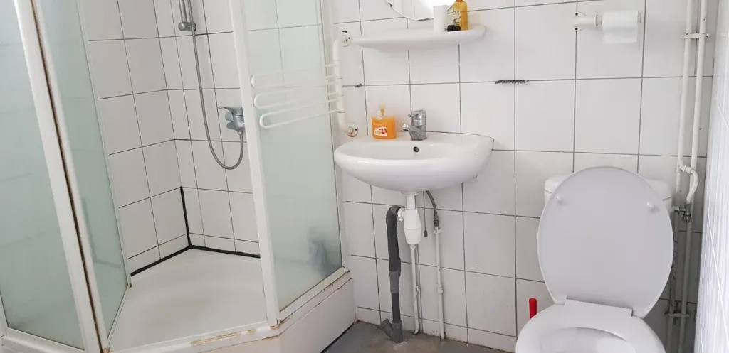 Vannitoad - Spacious Room with Large Windows near Zernike