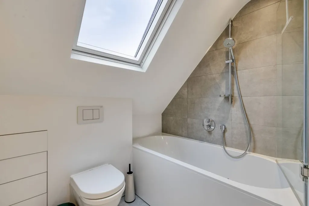 Salles de bain - Villa avec Pratique Rénovée au Centre de Sint-Idesbald