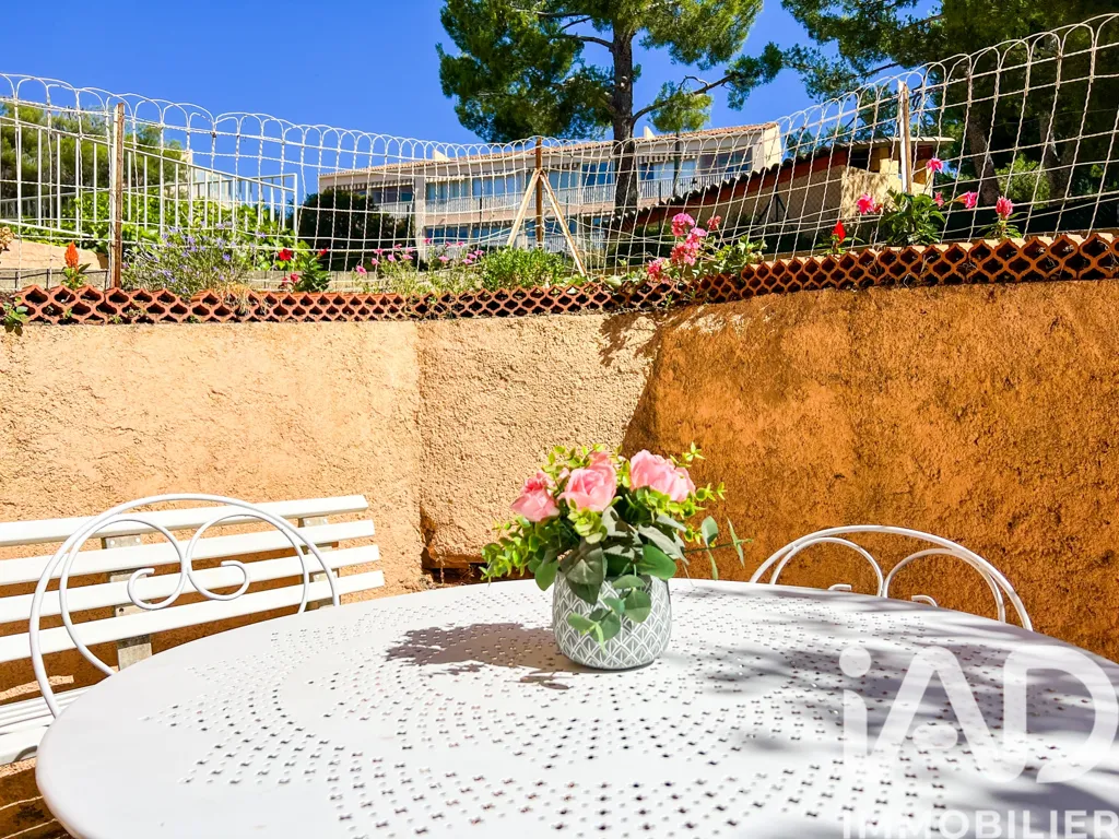 Terrass - Studio with Terrace in Bandol