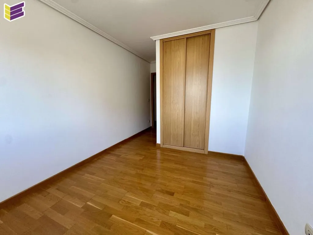 Pièces - Apartment with Lift and Garden in Mos