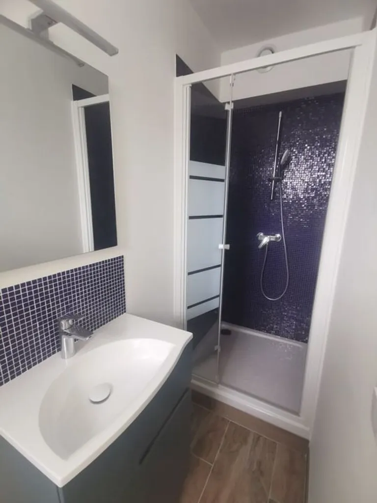 Bagni - Studio with Kitchen in Bagneux