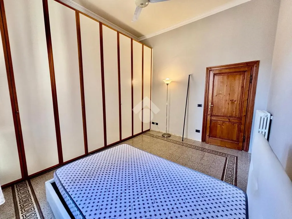 Chambres - 1930s Apartment with Balcony in Florence