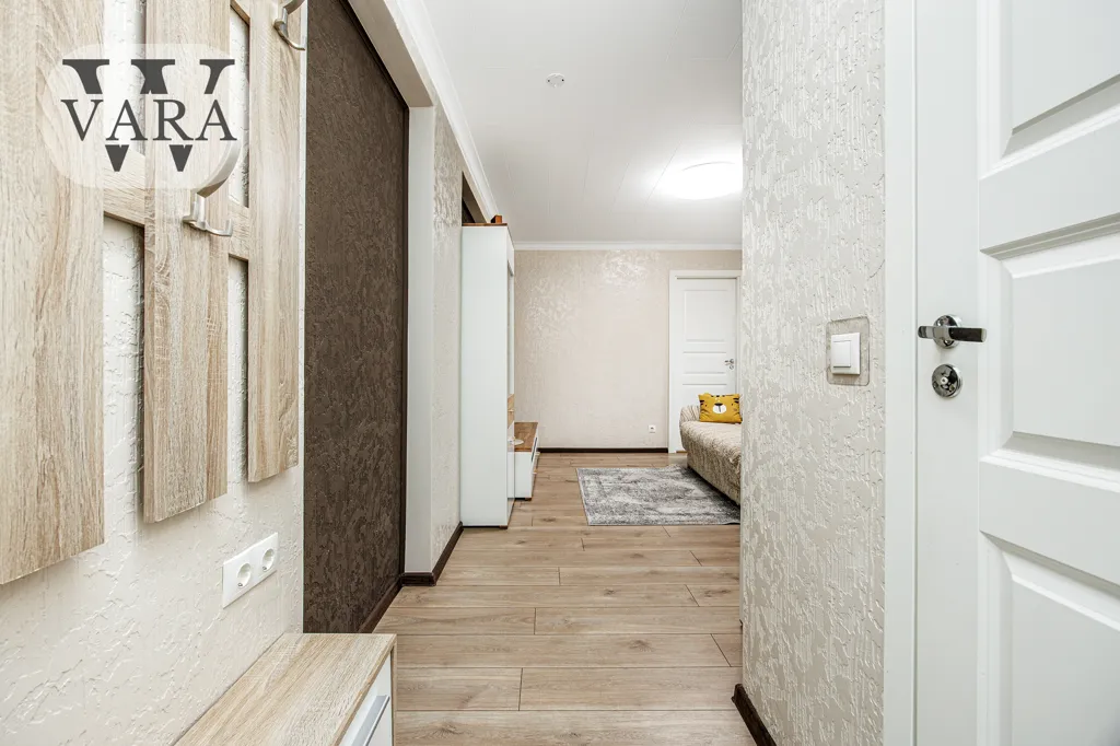 hallway_entrance
