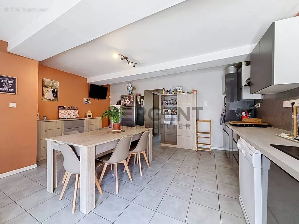 Cuisine - Maison Mitoyenne avec Jardin au Cœur de Chagny