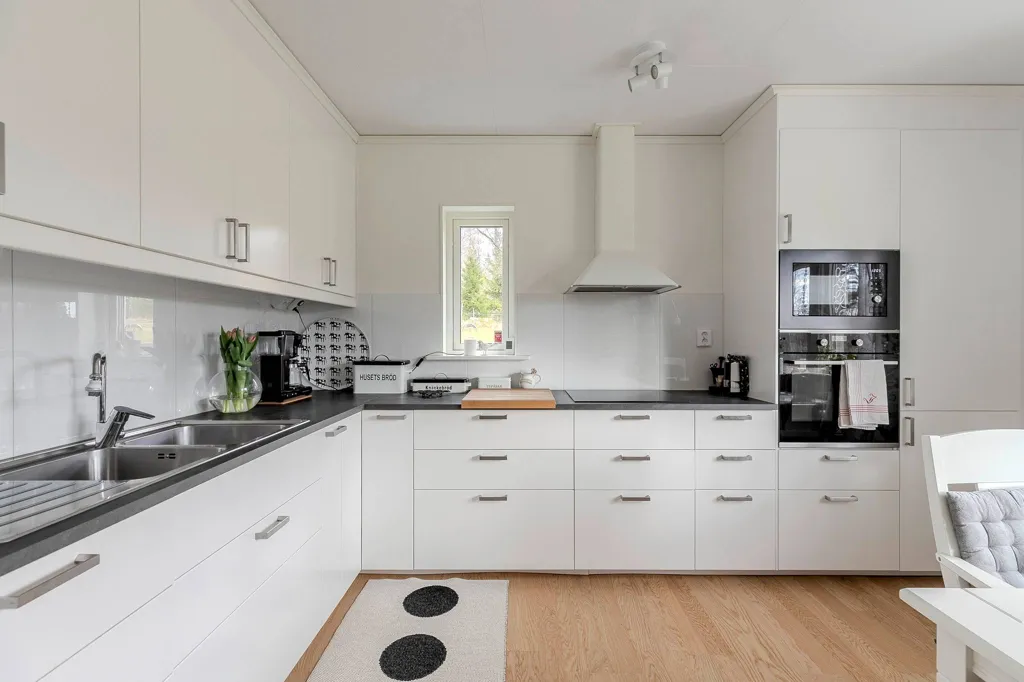 Cuisine - Modern Villa with Garden near Aneby