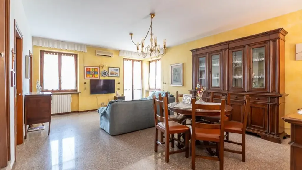 Sala da pranzo - Semi-detached House with Garden in Dossobuono