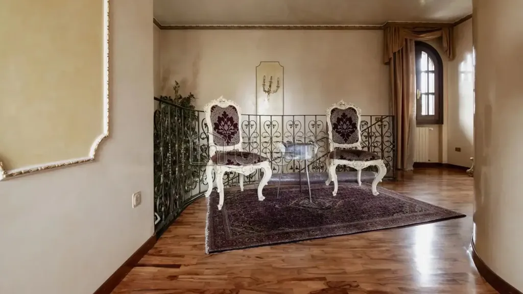 hallway_entrance