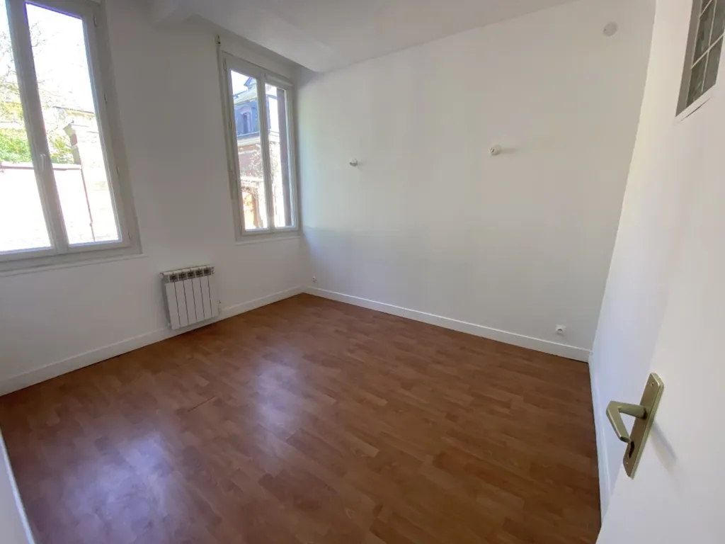 Stanze - Refurbished 2-Bed Flat in Elbeuf