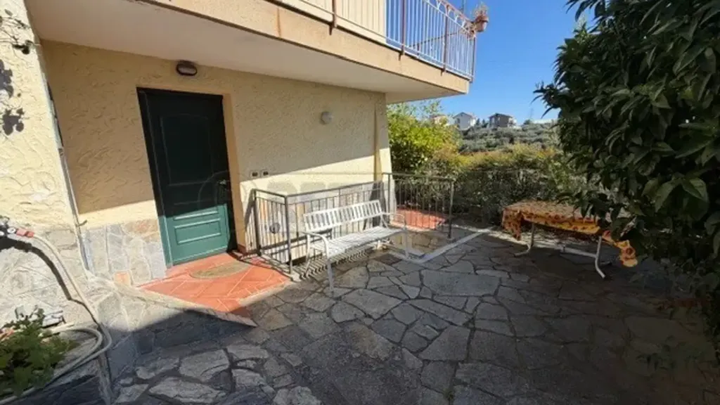 Terrass - Restored Apartment with Sea View in Boissano