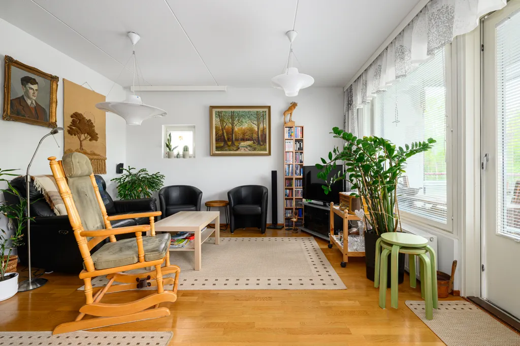 Soggiorno - Ground Floor Apartment with Balcony in Karkkila