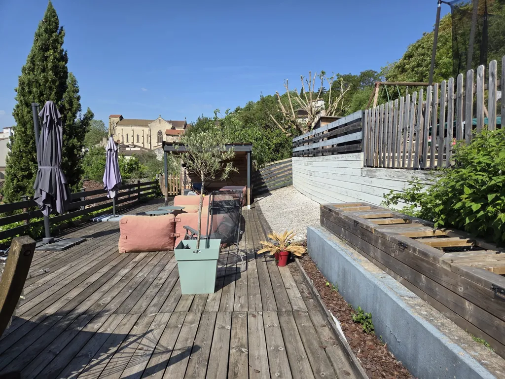 Terrasse - Villa Rénovée avec Piscine sur les Hauteurs de Penne d'Agenais