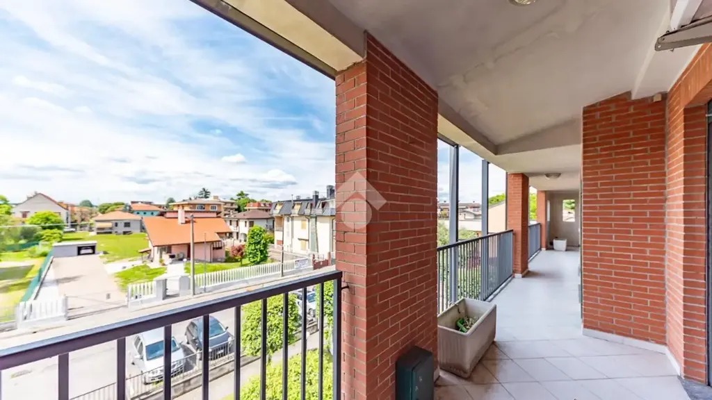 Rõdu - Apartment with Large Terrace in Rescaldina