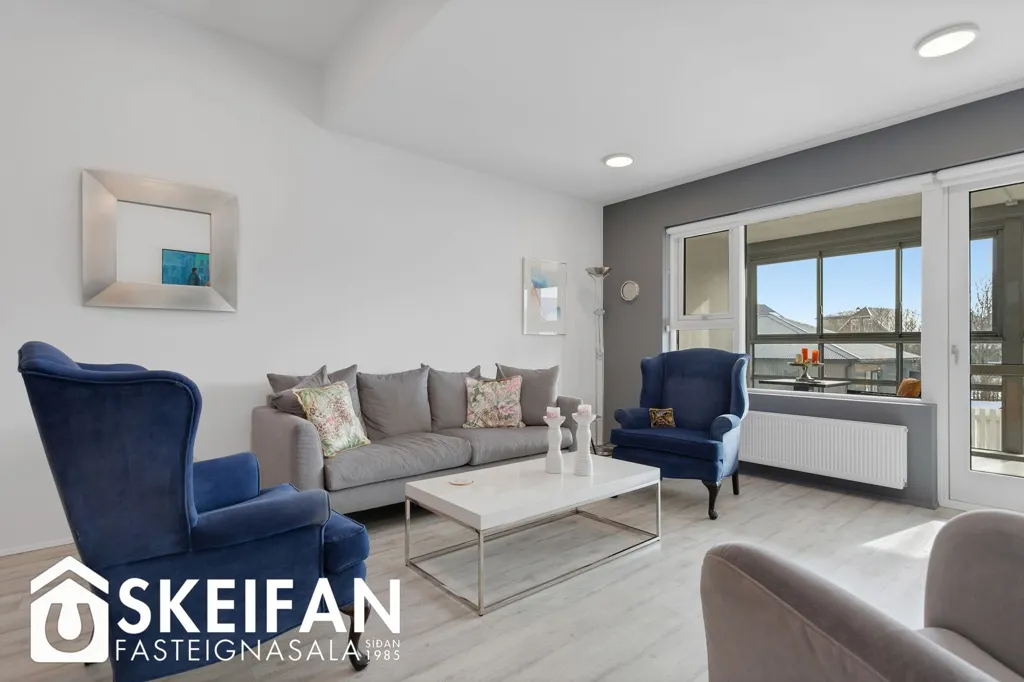 Séjour - Bright 3-Bed Apartment with Balcony in Reykjavik