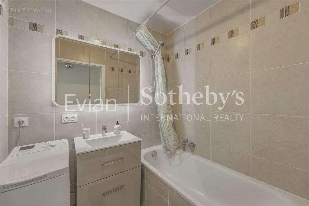 Salles de bain - Appartement Duplex avec Balcon à Lugrin