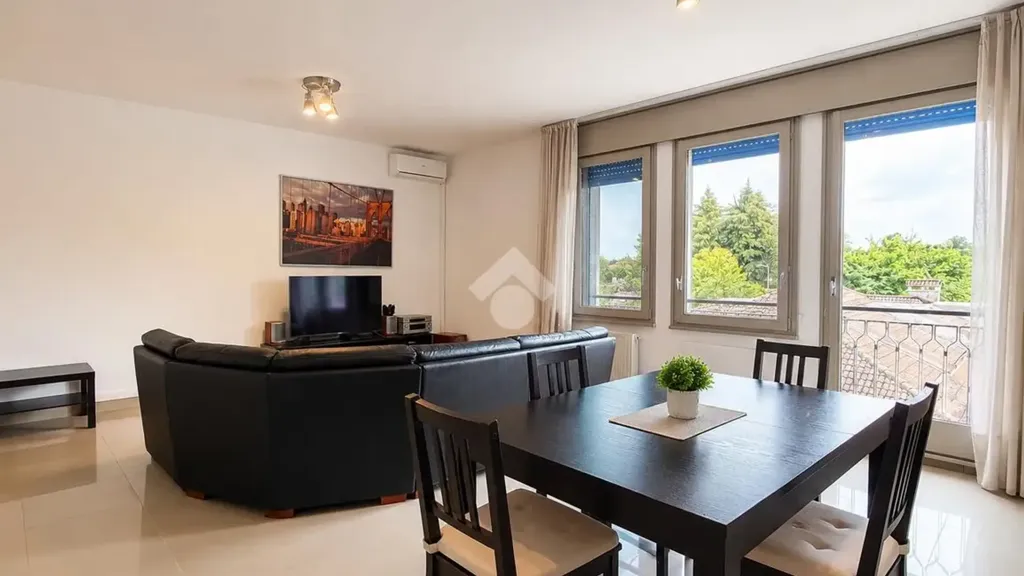 Séjour - Spacious Apartment with Garage in Selvazzano Dentro
