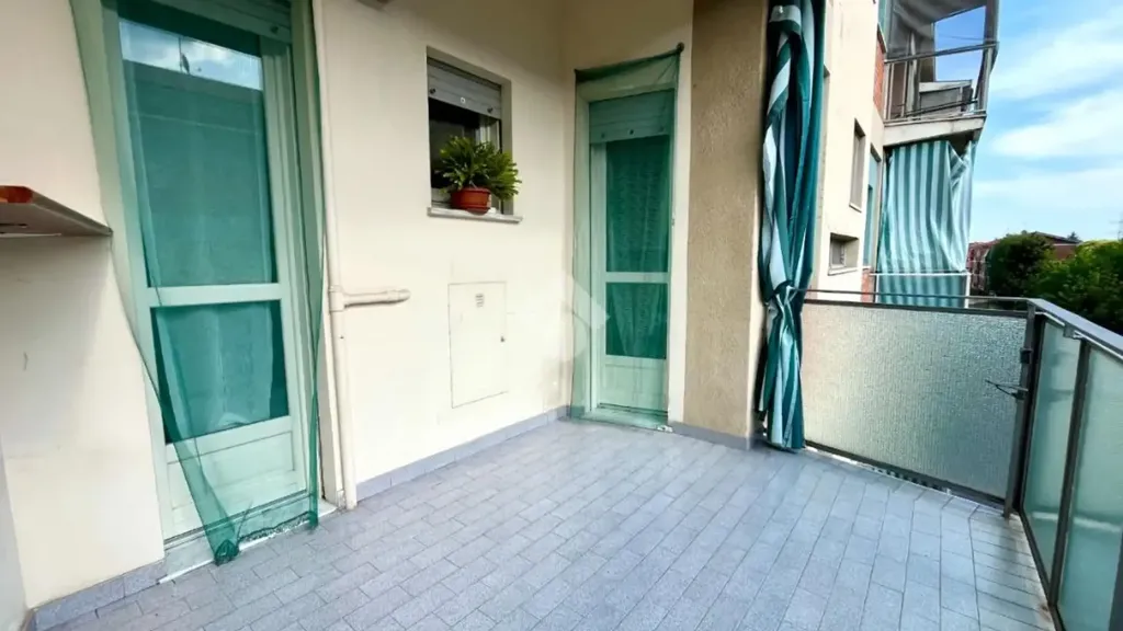 Balcon - Restored 4-Bedroom Flat with Balcony in Torino