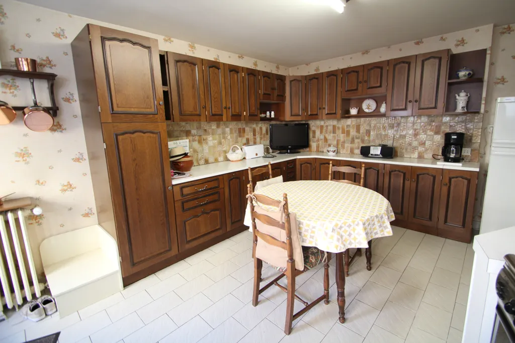 Cuisine - Maison de Ville avec Jardin à Bourbon-Lancy